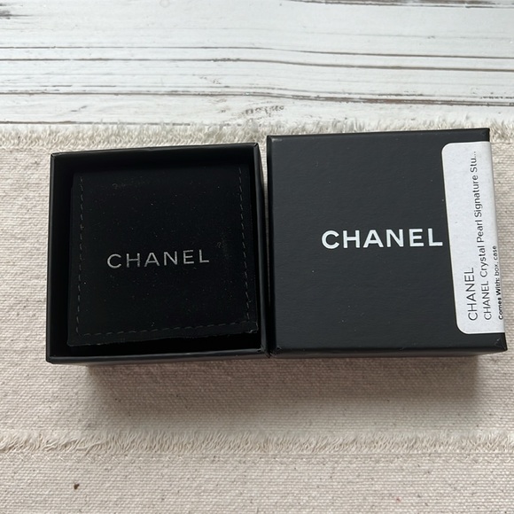 Chanel Signature Earrings - Picture 7 of 10